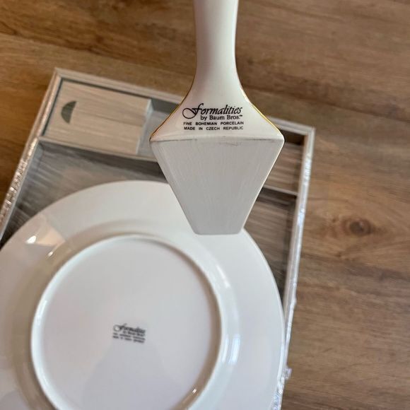 Beautiful Formalities by Baum‎ Bros Cake Plate & Server in Original Box - Picture 4 of 4